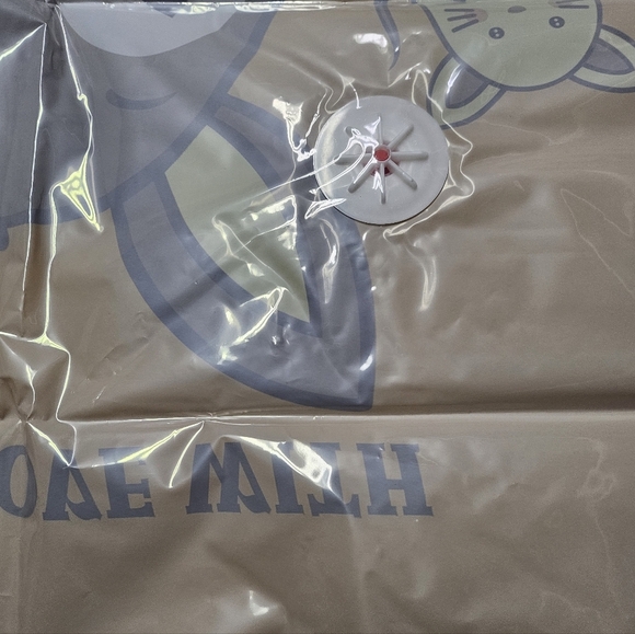 Premium Vaccum Sealing Bags, Space Saver Air tight Compression Bags (Pack of 6 ) - Picture 3 of 6